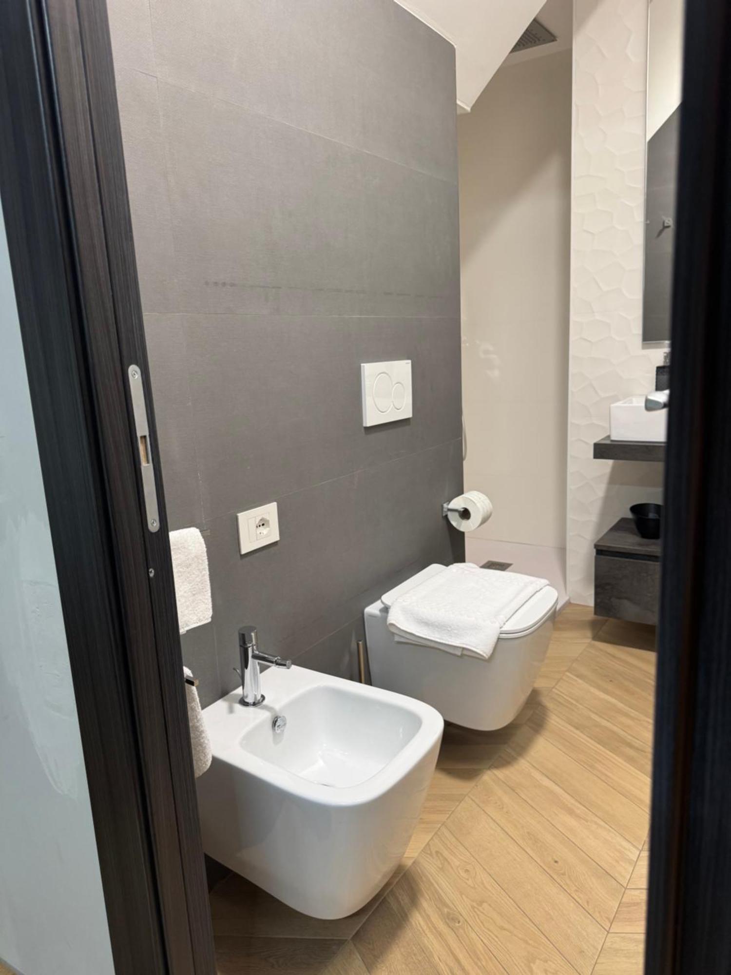 Sky Luxury Rooms Неттуно Екстер'єр фото