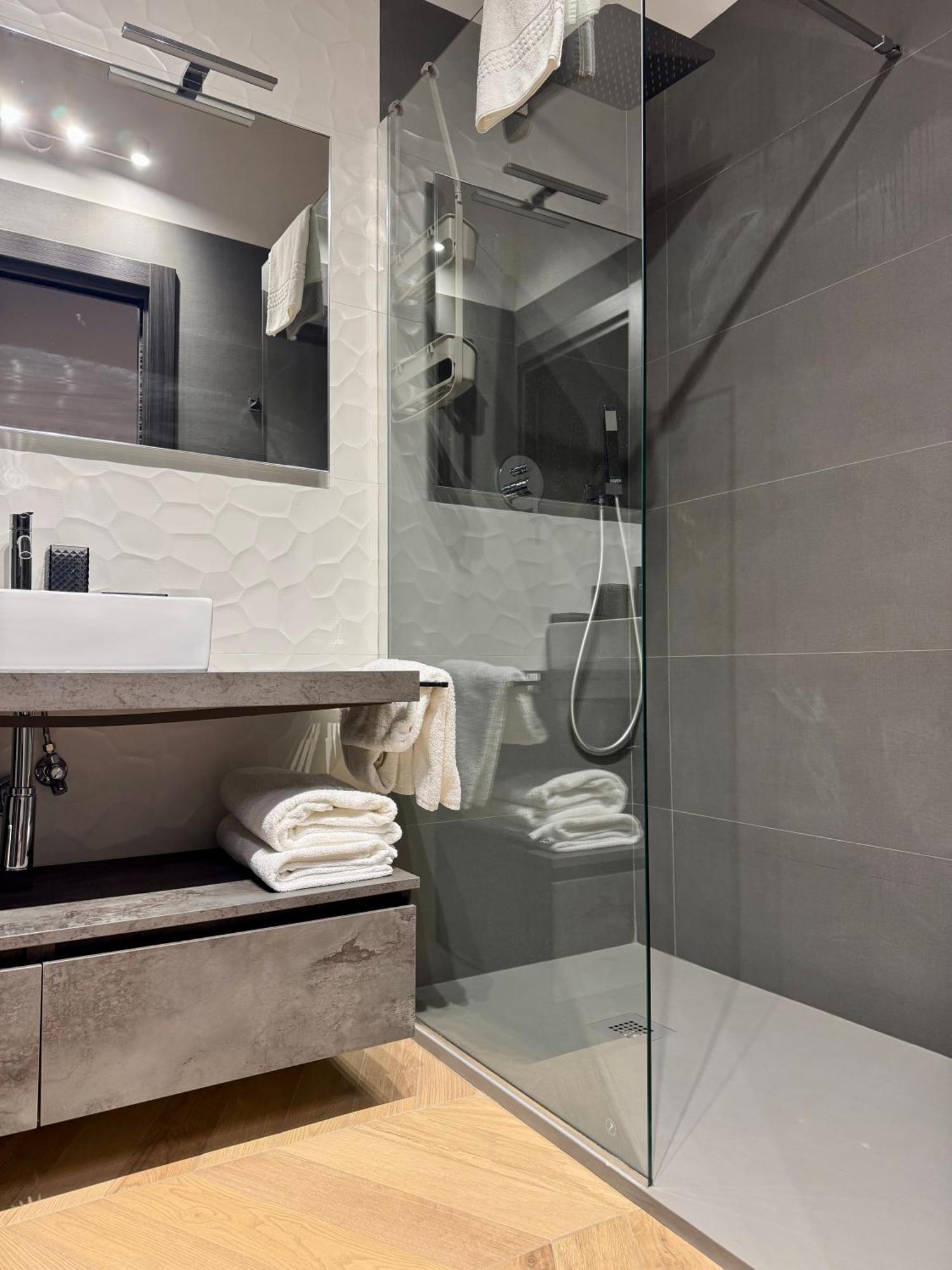Sky Luxury Rooms Неттуно Екстер'єр фото