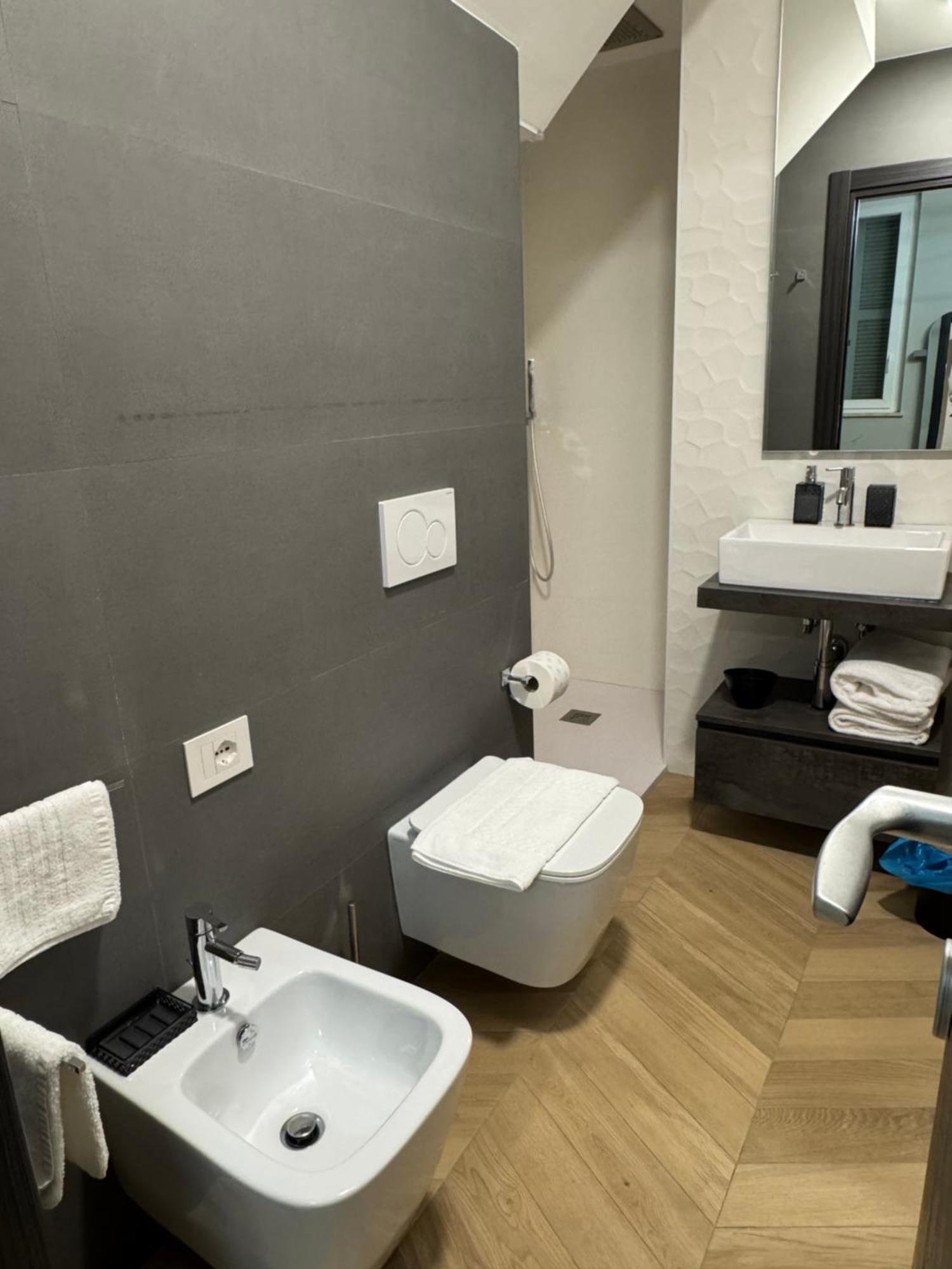 Sky Luxury Rooms Неттуно Екстер'єр фото